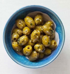 The Real Olive Co. - Organic Wild Garlic & Basil Olives - 185g Deli Pot - Organic